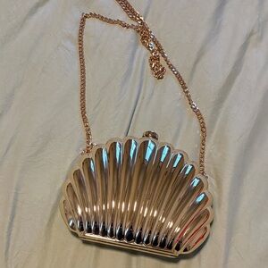 Crossbody clam purse